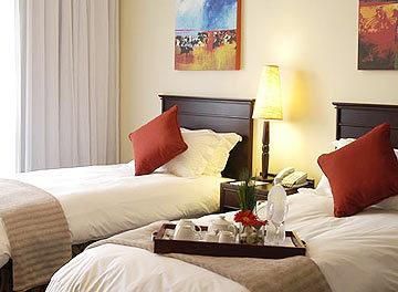 Hollow on the Square Hotel & Suites