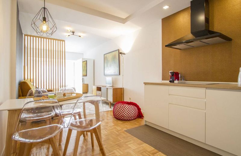 UD Apartments – Atocha Stylish with pool