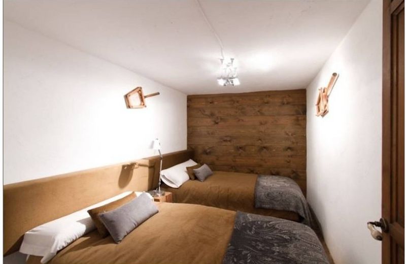 VALENCIA LUXURY RUBIELOS