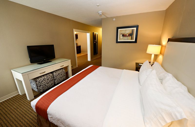 Holiday Inn & Suites Boston Peabody, an IHG Hotel