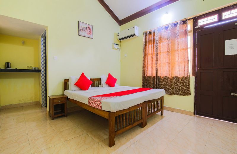 OYO 22847 Lobo's Guest House