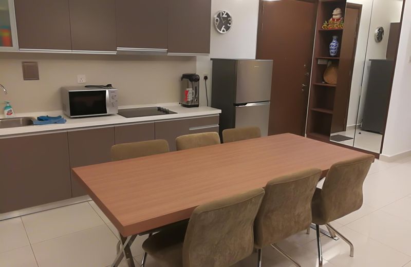 Cozy & Modern Guesthouse @ Regalia Residence