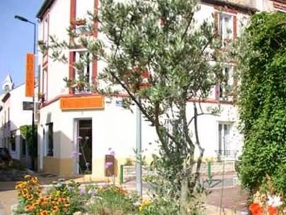 Hôtel le Petit Château proche parc des expositions
