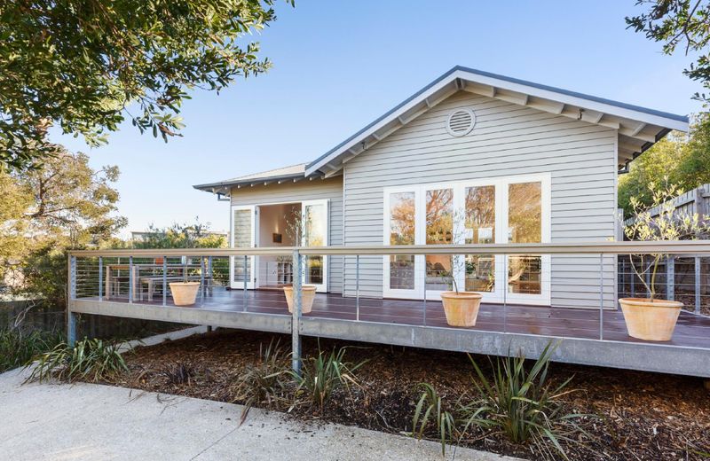 BOUTIQUE STAYS - Queen Adelaide
