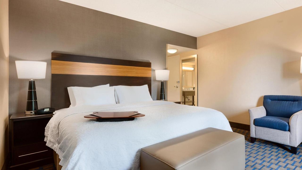 Hampton Inn and Suites Camp Springs