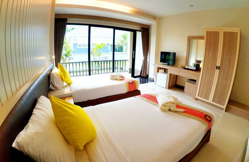 Chaolao Tosang Beach Hotel