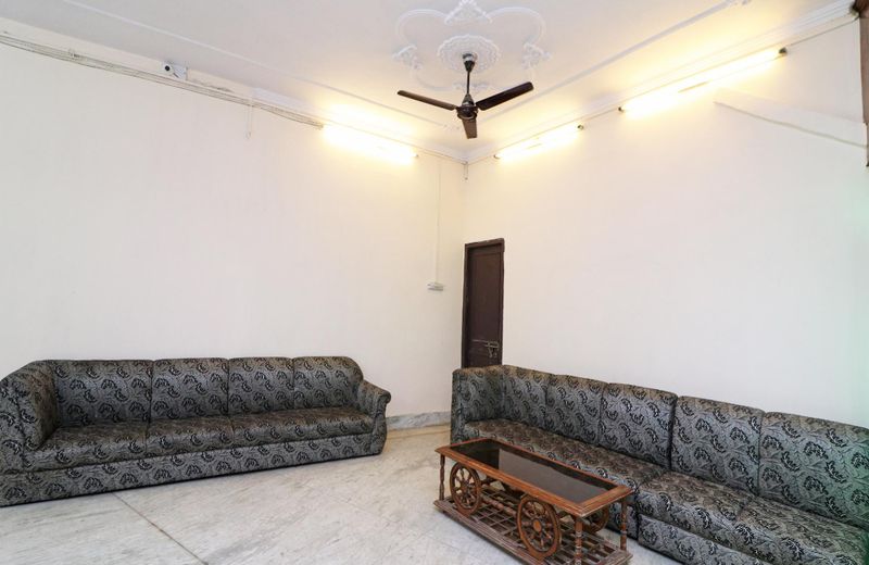 OYO 24473 Anuradha Palace