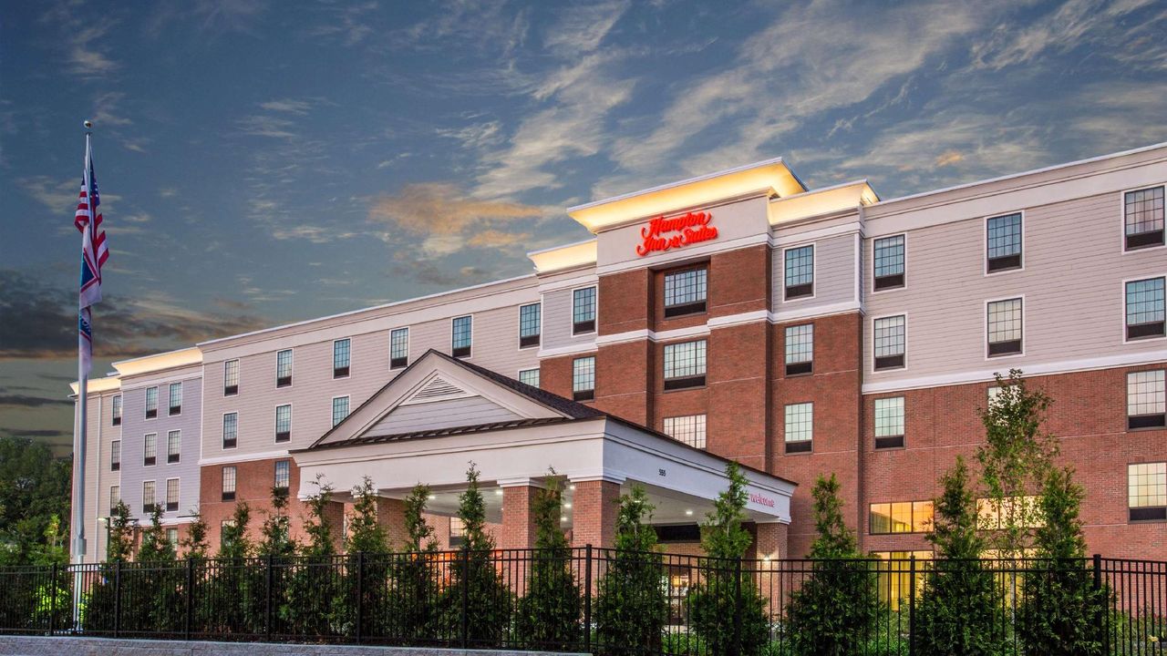 Hampton Inn and Suites Yonkers Westchester