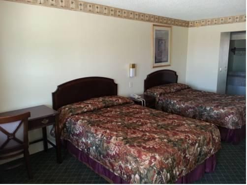 TAHLEQUAH MOTOR LODGE