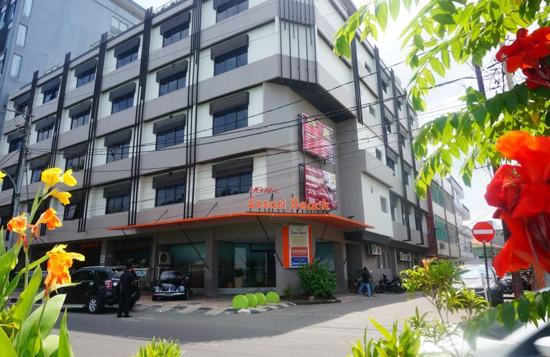 Losari Beach Hotel Makassar