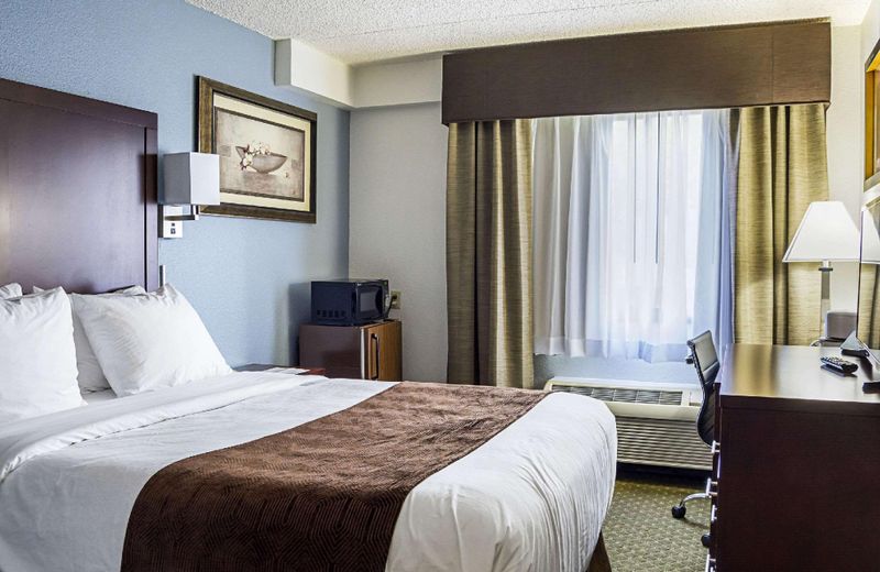 Clarion Inn & Suites Clackamas - Portland