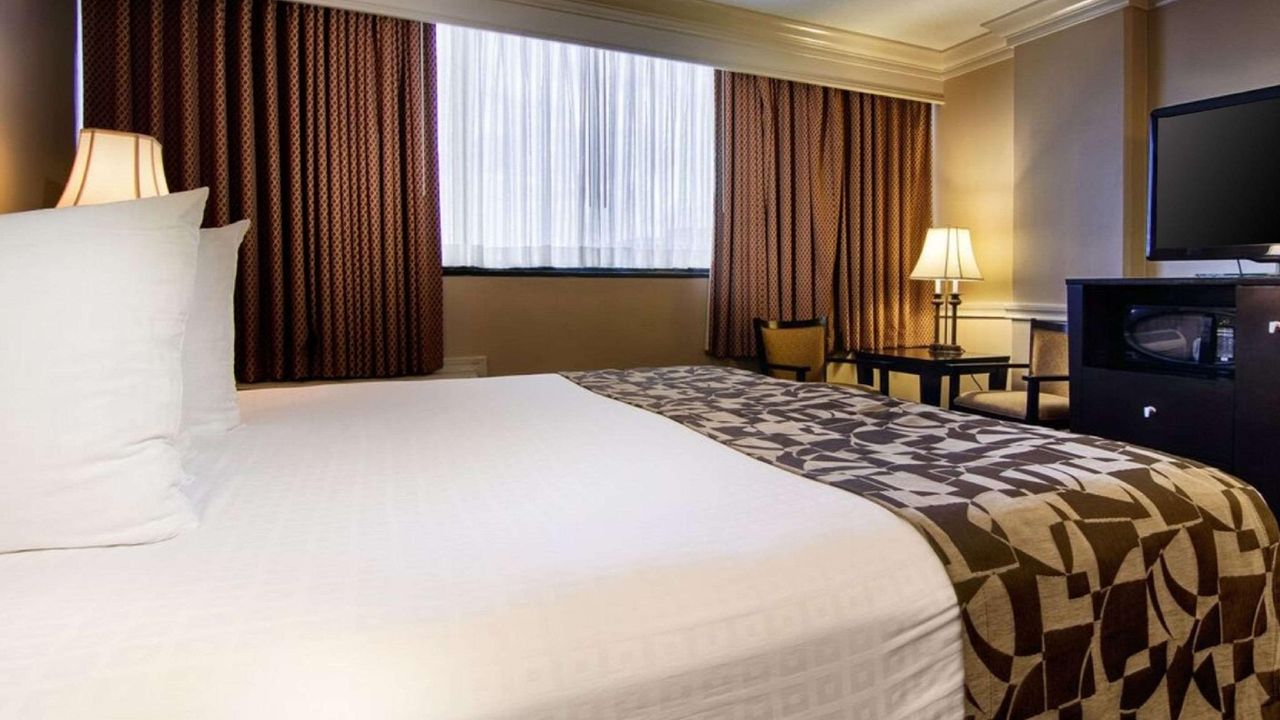 Comfort Inn & Suites At Copeland Tower