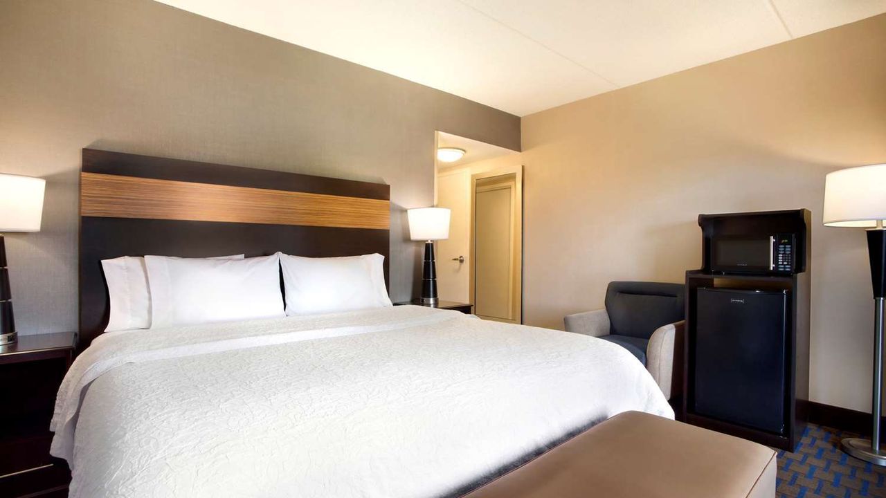 Hampton Inn and Suites Camp Springs