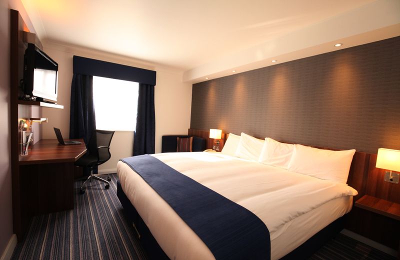 Holiday Inn Express London Gatwick Crawley, an IHG Hotel