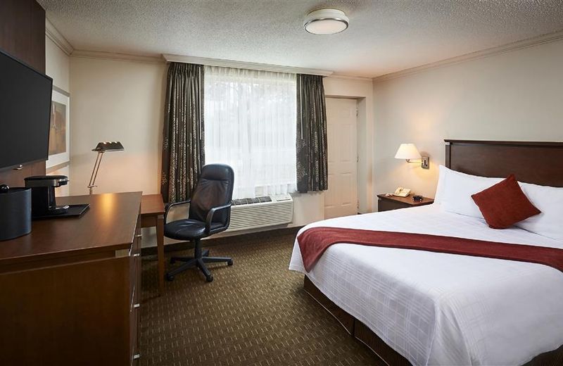 Best Western Plus Guildwood Inn