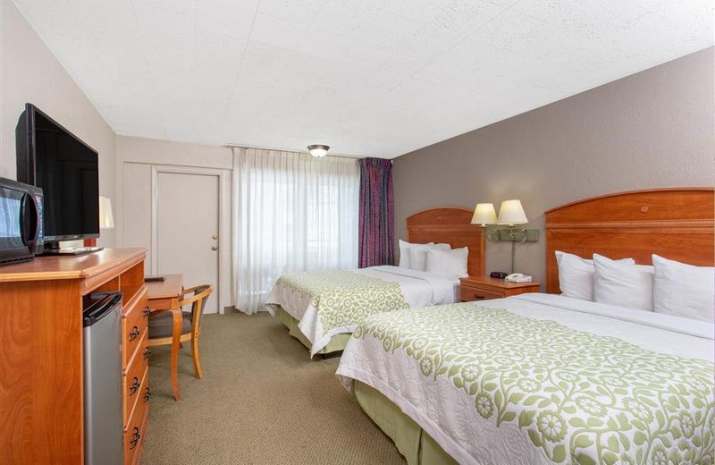 Days Inn & Suites by Wyndham Rhinelander