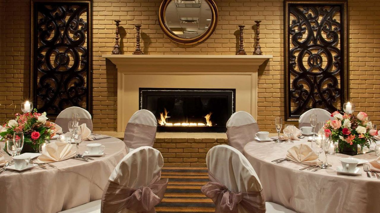 DoubleTree by Hilton Pittsburgh - Meadow Lands