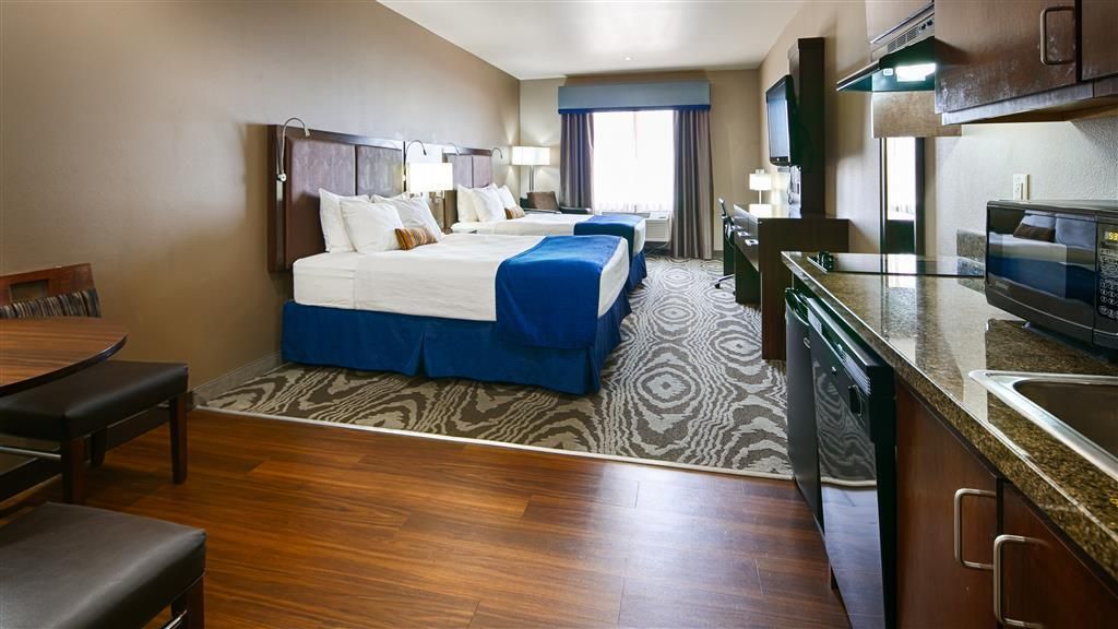 Best Western Plus Williston Hotel & Suites