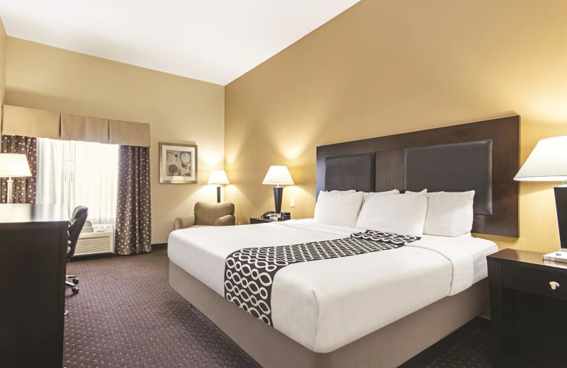 Best Western Plus New Caney Inn & Suites