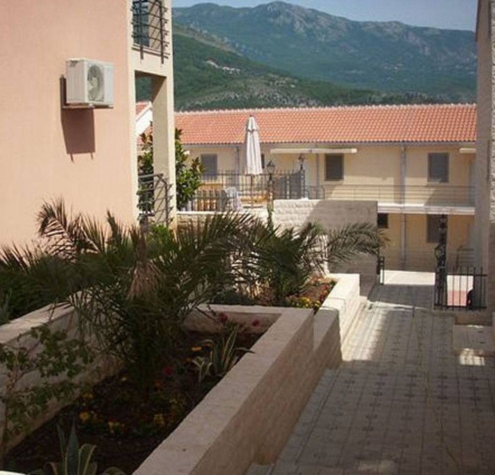 Outdoor Pictures 1