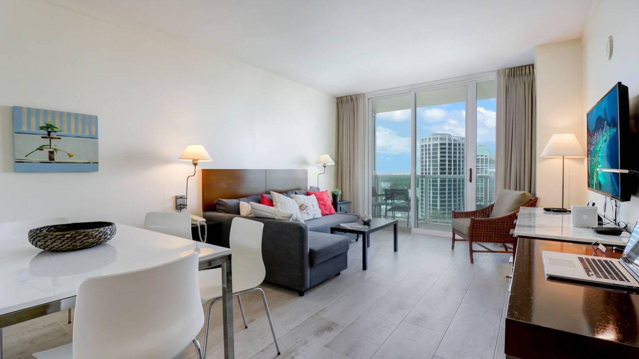 GREAT CONDO AT THE HOTEL ARYA COCONUT GROVE!