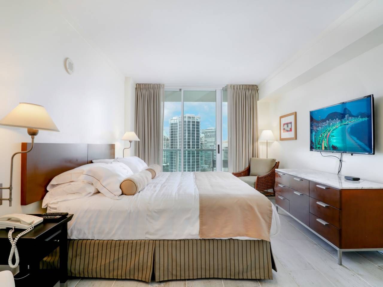 GREAT CONDO AT THE HOTEL ARYA COCONUT GROVE!