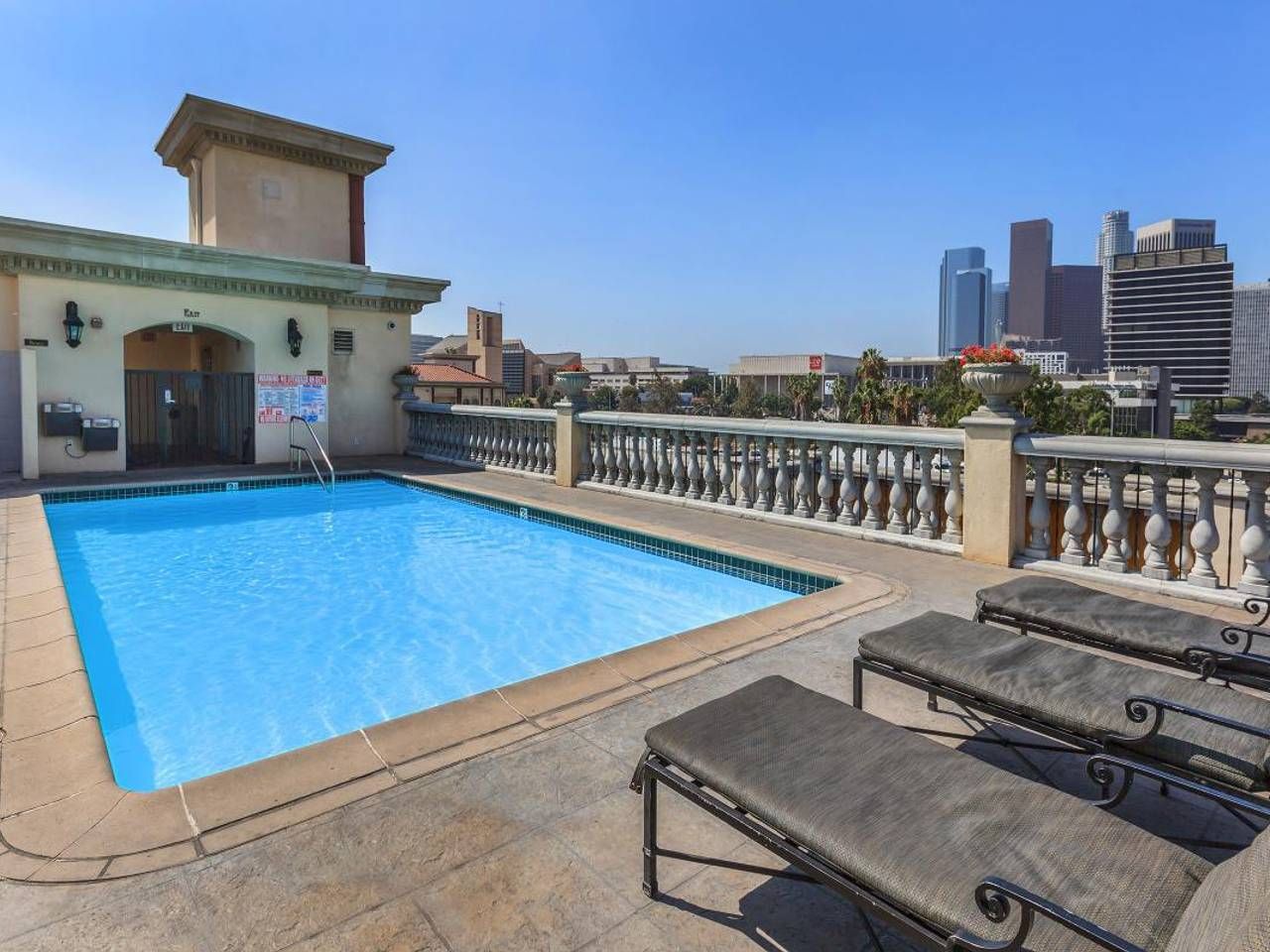 Luxury Resort Style Apartment DTLA (Free Parking)