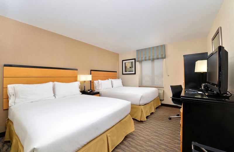 Holiday Inn Express Kennedy Airport, an IHG Hotel