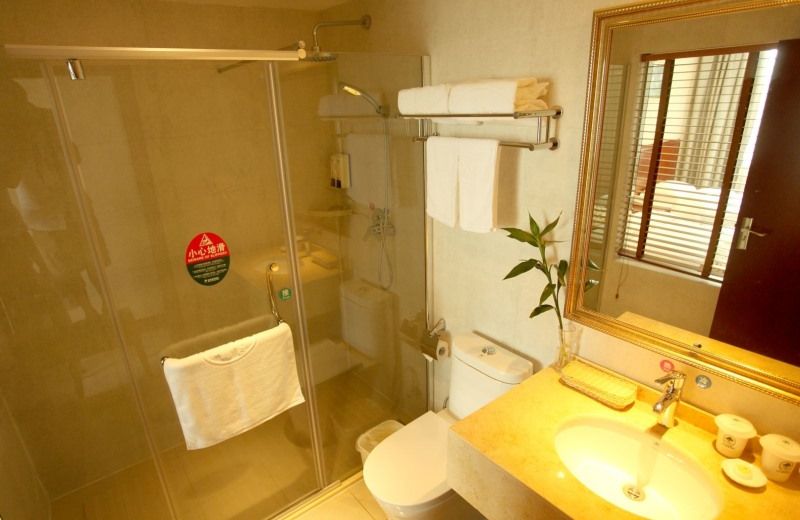 GreenTree Inn ShangHai SongJiang WanDa Plaza RongMei Road Express Hotel