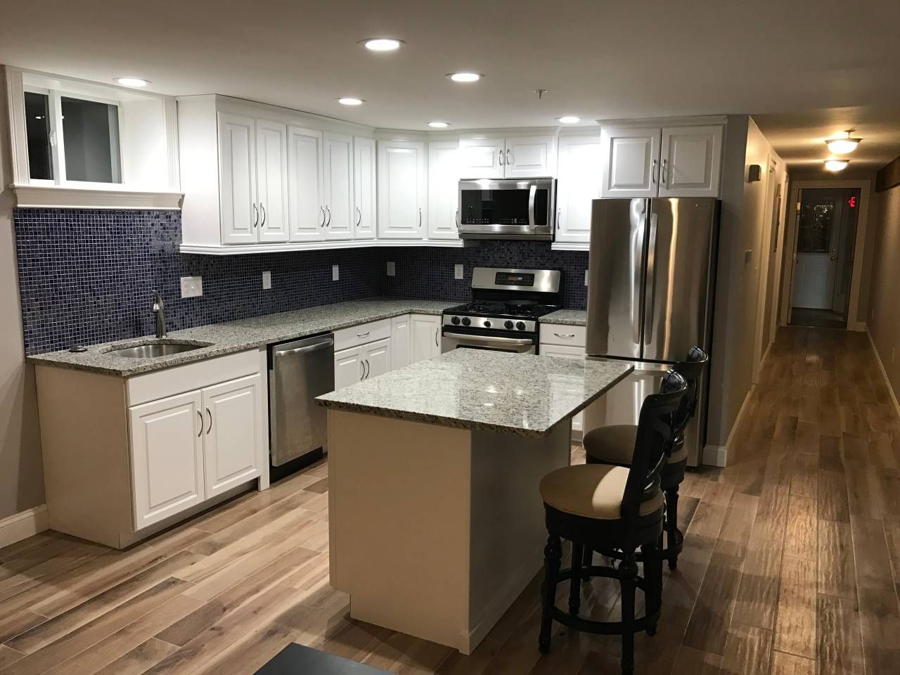 New Garden Apartment Near Airport 15 min to Boston