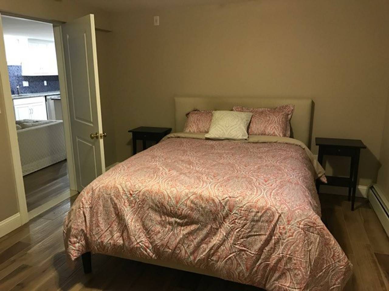 New Garden Apartment Near Airport 15 min to Boston