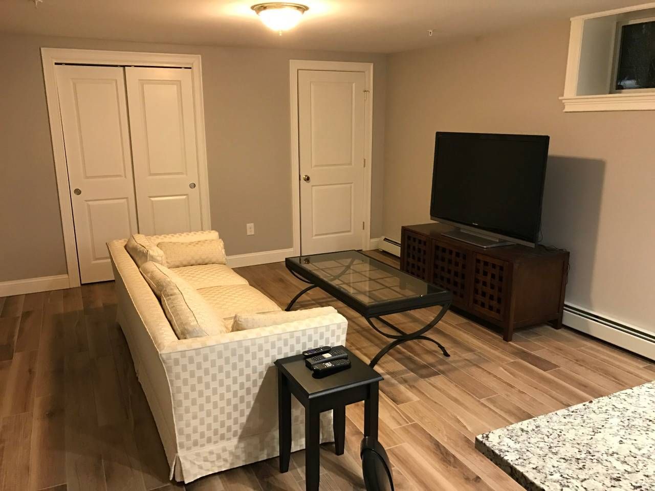 New Garden Apartment Near Airport 15 min to Boston