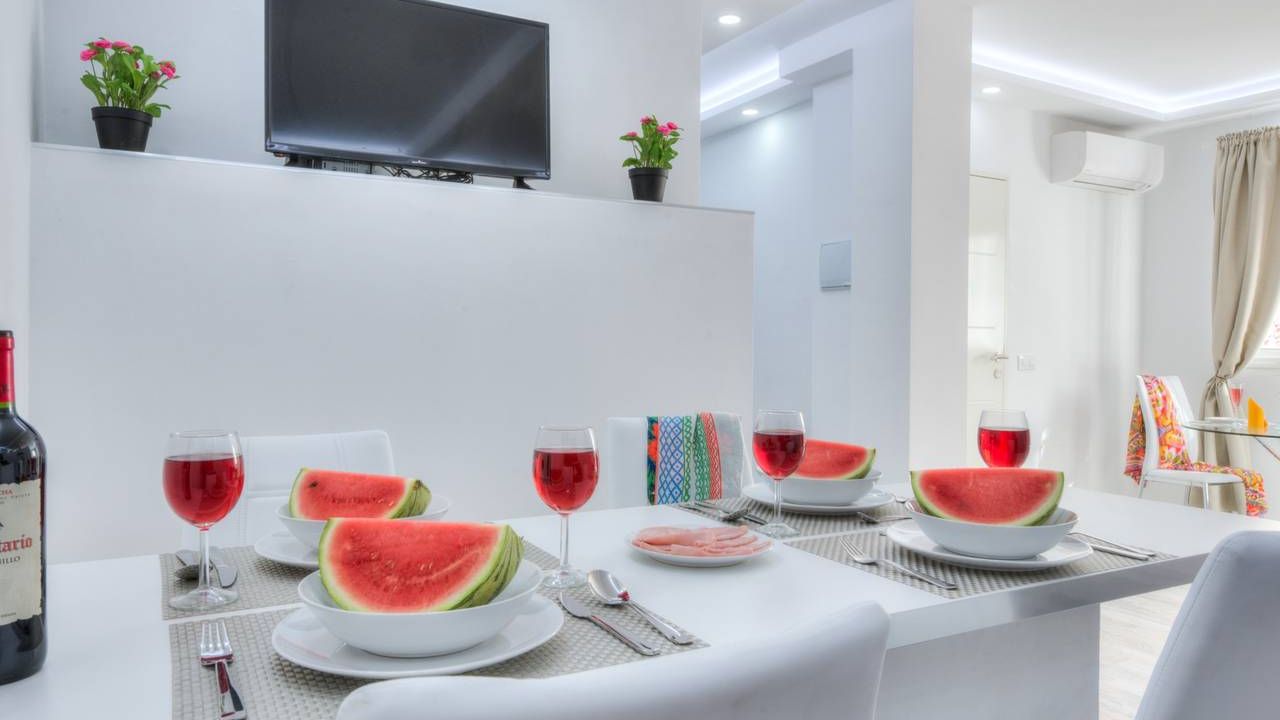C108 Bright accommodations