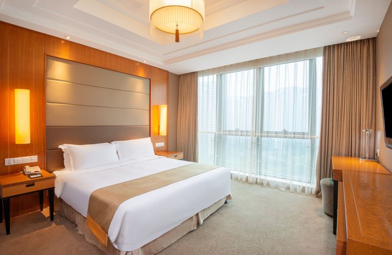 Holiday Inn Hangzhou CBD, an IHG Hotel