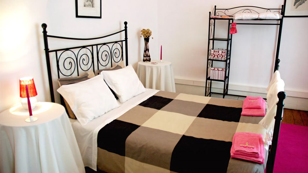 Roses Village Bed And Breakfast