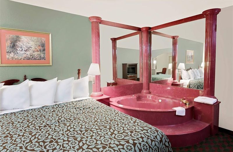 Days Inn & Suites by Wyndham Opelousas