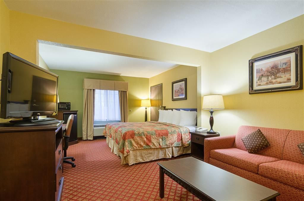 Motel 6-Valley Center, KS