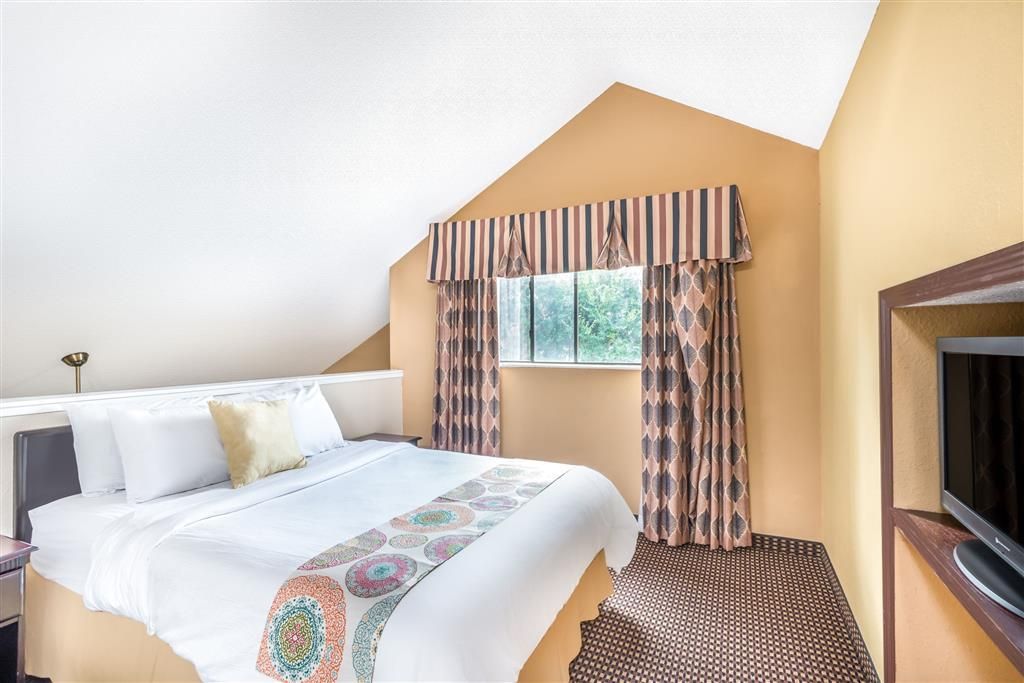 Hawthorn Suites Dayton North