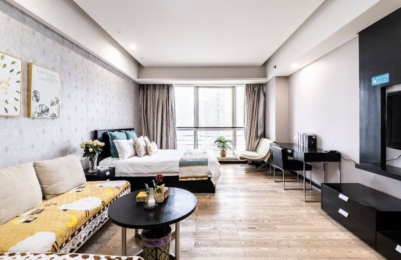 Crystal Lemon Serviced Apartment