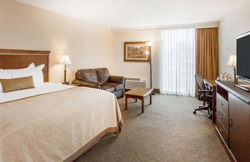Wyndham Riverfront Hotel