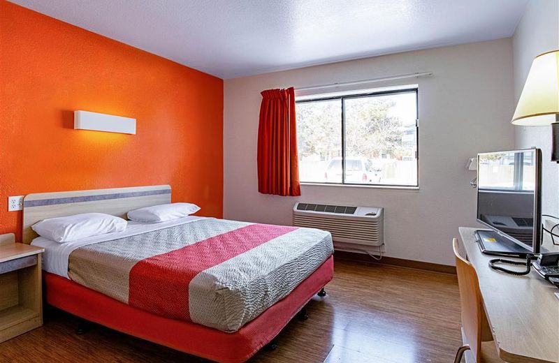 Motel 6-Palatine, IL - Chicago Northwest