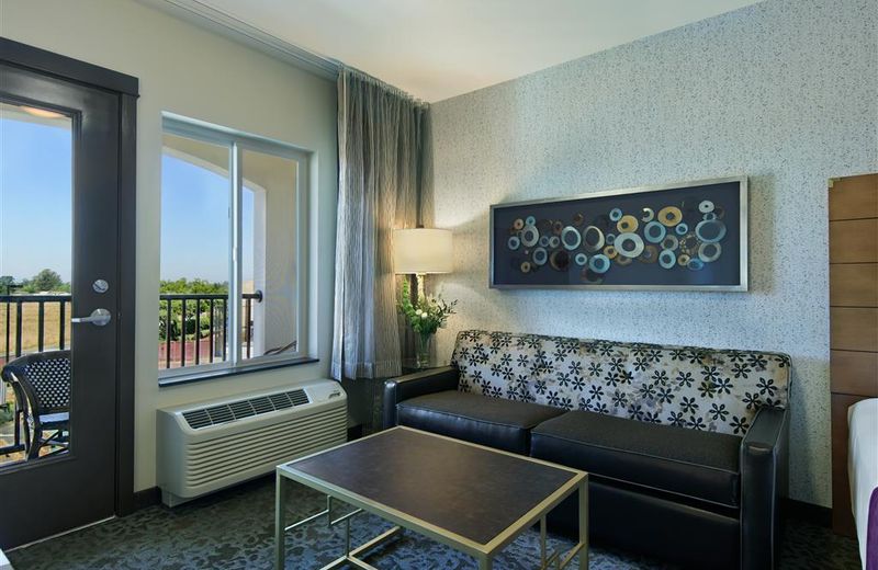 Oxford Suites Sonoma County
