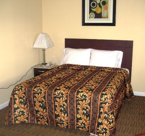 Red Carpet Inn & Suites Wrightstown