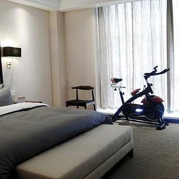 Yancheng Youth Club and Reading Hotel