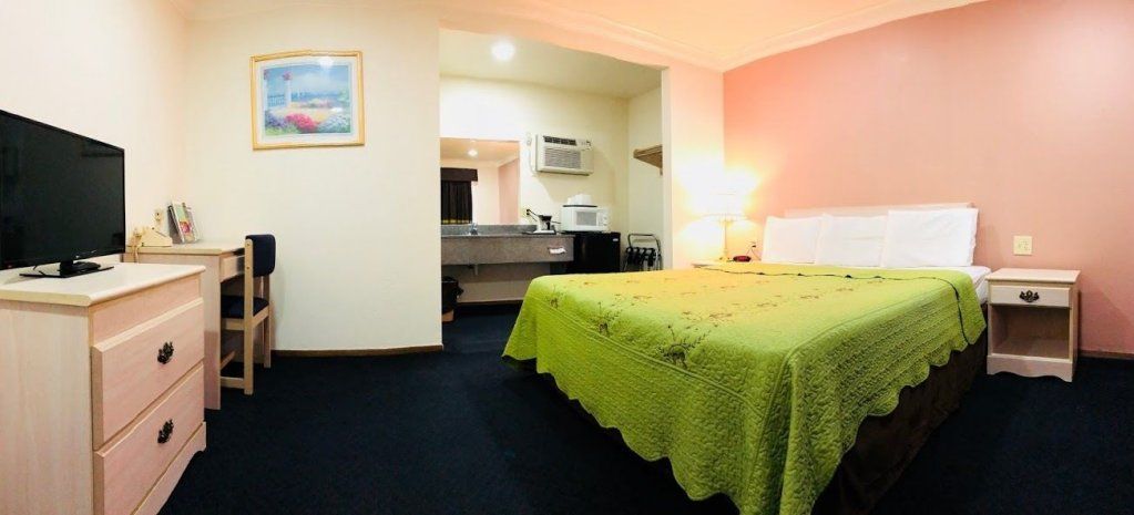 Holiday Lodge