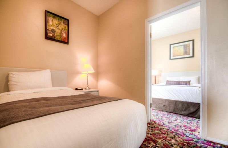 Creston Hotel & Suites