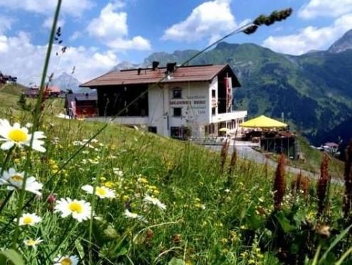 Outdoor Pictures 24
