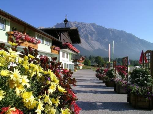 Outdoor Pictures 23