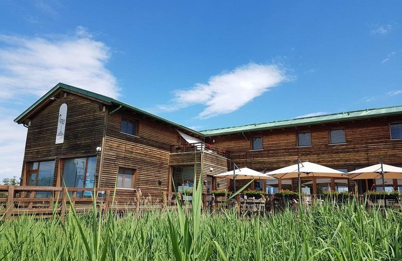 Hotel Caneo
