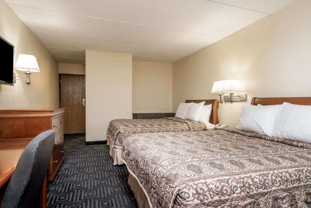 Days Inn by Wyndham Mounds View Twin Cities North